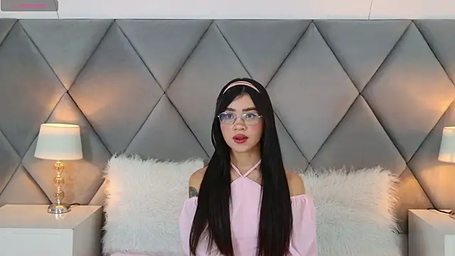 OliviaDiaz online show from 07-06-26, 08:22