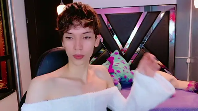 Stefany PiInk online show from 06-10-26, 12:15