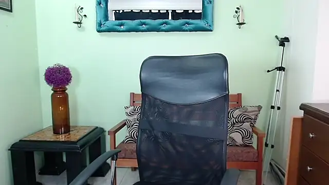 ChalonVera online show from 04-11-26, 08:24