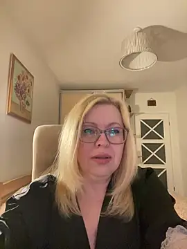 JanieLight53 online show from 05-01-26, 06:23