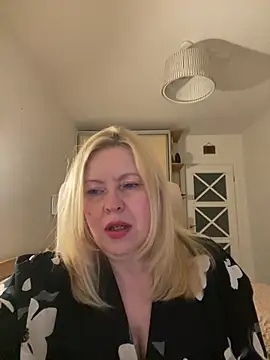 JanieLight53 online show from 06-18-26, 07:18