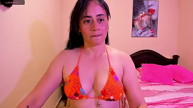 Snapshot of sara_florez12 chatting on 05-04-26, 11:17 sara florez12 online show from 05-04-26, 11:17