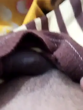 Snapshot of peaky999 chatting on 03-08-26, 05:50 peaky999 online show from 03-08-26, 05:50