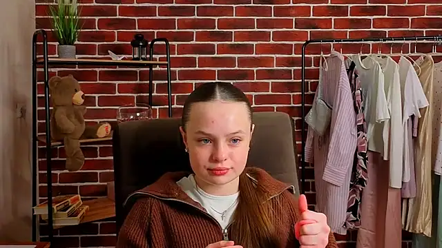 CarollScottt online show from 04-07-26, 01:00