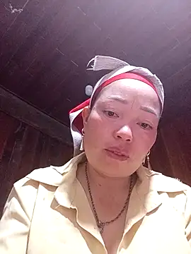 Yellow-pink online show from 03-19-26, 10:58