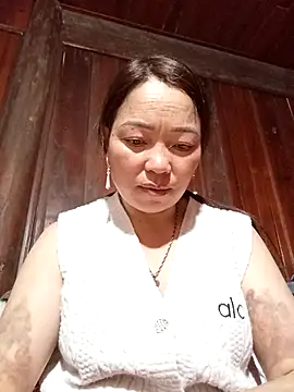 Yellow-pink online show from 04-03-26, 01:42