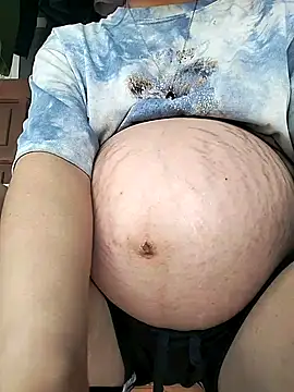 Snapshot of qczb1012 chatting on 04-11-26, 02:05 qczb1012 online show from 04-11-26, 02:05