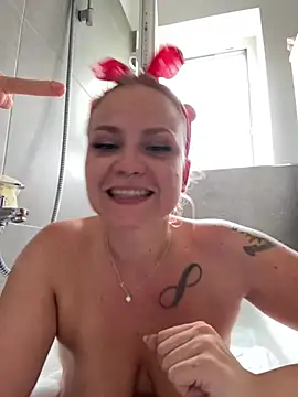 Fiebie licious  online show from 07-26-26, 02:13