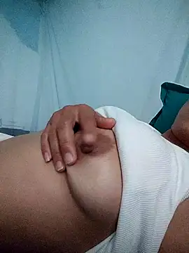 Snapshot of Sweet-cum425 chatting on 04-09-26, 06:30 Sweet-cum425 online show from 04-09-26, 06:30