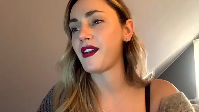 ScarlettSensitive online show from 03-18-26, 03:04