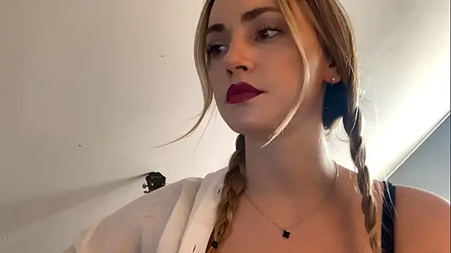 ScarlettSensitive online show from 04-06-26, 02:29