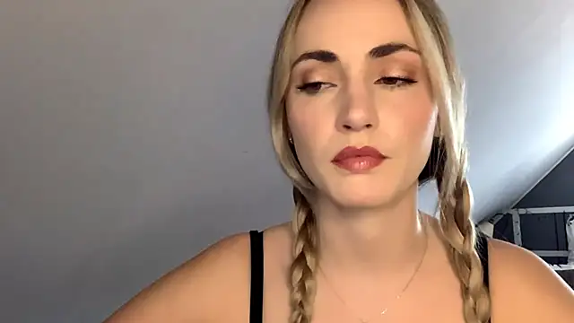 ScarlettSensitive online show from 04-18-26, 02:10