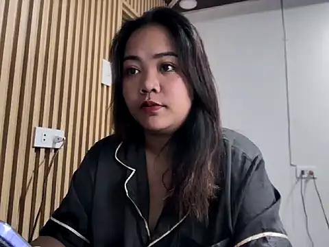  georgiax  online show from 06-12-26, 01:59