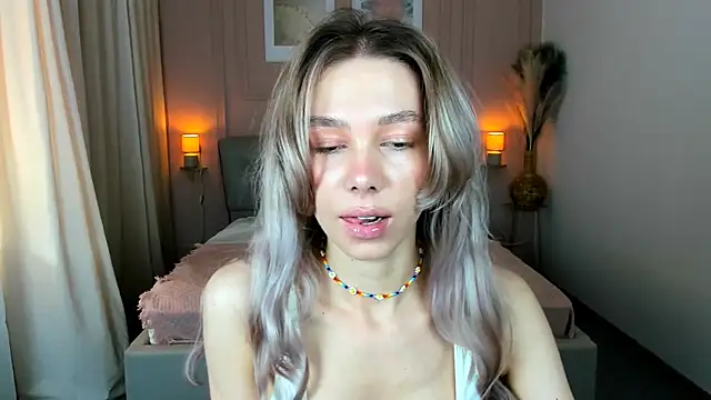 LuluAlis online show from 04-22-26, 01:01