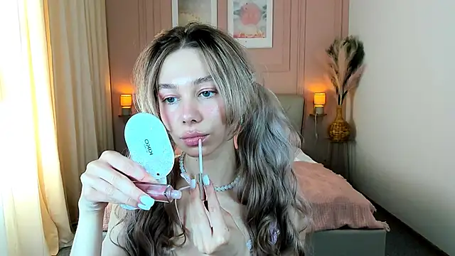 LuluAlis online show from 05-01-26, 01:48