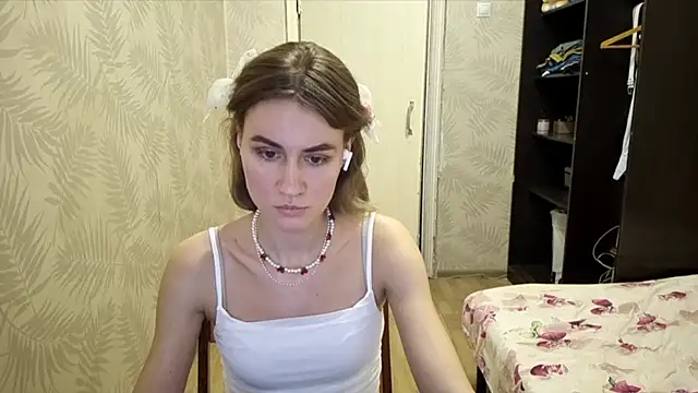 ElenoreHolguin online show from 04-04-26, 02:47