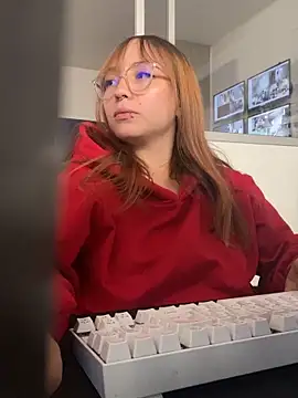 Snapshot of Milaac_ chatting on 04-06-26, 04:52 Milaac online show from 04-06-26, 04:52