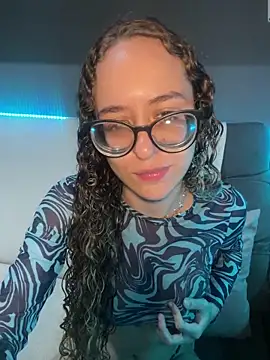 Snapshot of Anamyst chatting on 05-12-26, 10:29 Anamyst online show from 05-12-26, 10:29