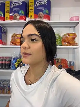 Snapshot of Bella-Ferrer chatting on 05-12-26, 06:27 Bella-Ferrer online show from 05-12-26, 06:27