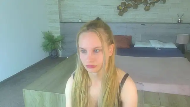 IceBlueBabe online show from 06-11-26, 07:45