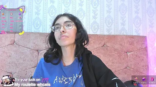 Snapshot of Molly_A chatting on 03-25-26, 04:02 Molly A online show from 03-25-26, 04:02