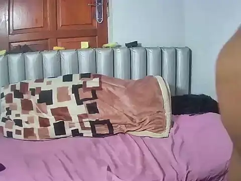 JoycyQueen online show from 03-25-26, 01:33