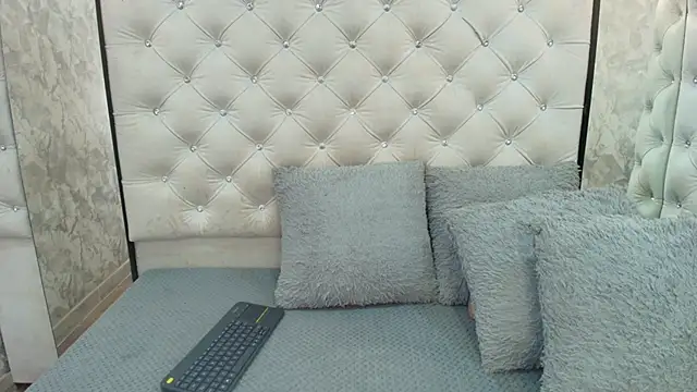 Snapshot of LadyMiax chatting on 07-11-26, 03:42 LadyMiax online show from 07-11-26, 03:42
