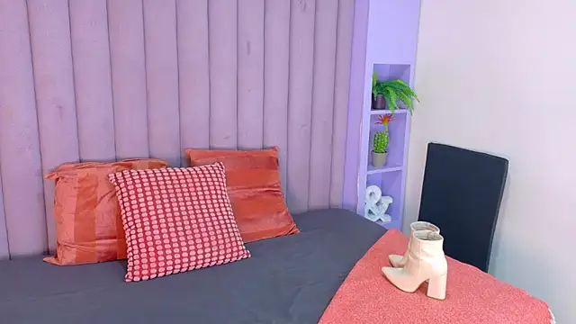 Snapshot of Meganlove__ chatting on 06-15-26, 01:30 Meganlove online show from 06-15-26, 01:30