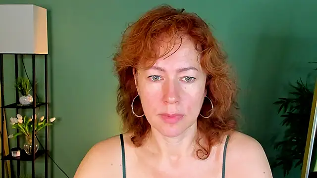 Snapshot of LeticiaRomano chatting on 06-27-26, 04:06 LeticiaRomano online show from 06-27-26, 04:06