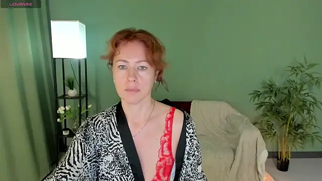 Snapshot of LeticiaRomano chatting on 07-07-26, 07:23 LeticiaRomano online show from 07-07-26, 07:23