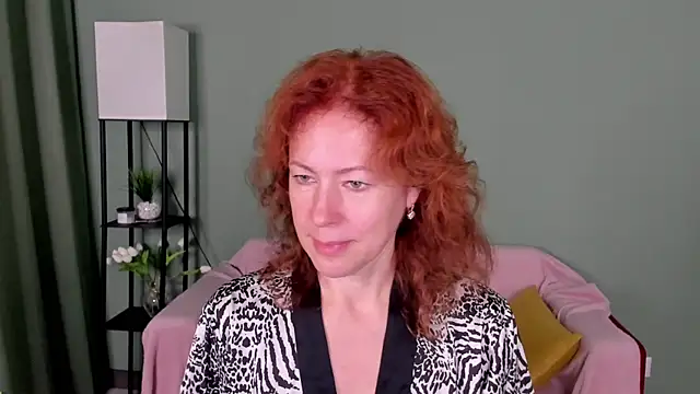 Snapshot of LeticiaRomano chatting on 07-24-26, 04:10 LeticiaRomano online show from 07-24-26, 04:10