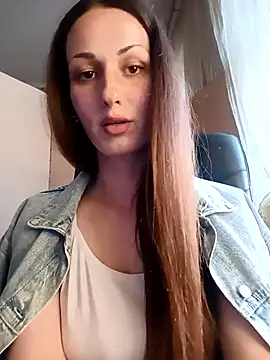 Snapshot of LunaCrystall chatting on 04-10-26, 04:12 LunaCrystall online show from 04-10-26, 04:12