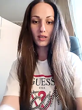Snapshot of LunaCrystall chatting on 04-15-26, 03:41 LunaCrystall online show from 04-15-26, 03:41