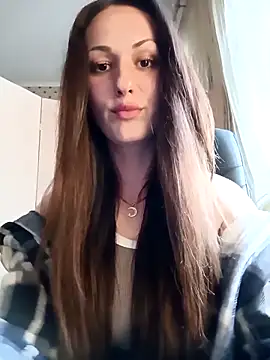 Snapshot of LunaCrystall chatting on 04-19-26, 03:33 LunaCrystall online show from 04-19-26, 03:33