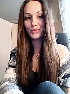Snapshot of LunaCrystall chatting on 04-22-26, 03:35 LunaCrystall online show from 04-22-26, 03:35