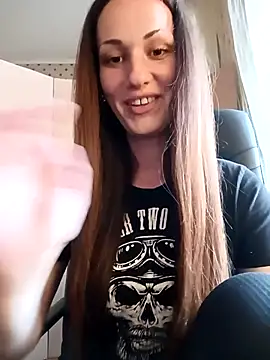 Snapshot of LunaCrystall chatting on 05-05-26, 04:04 LunaCrystall online show from 05-05-26, 04:04