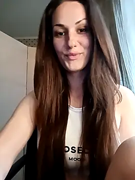 Snapshot of LunaCrystall chatting on 05-10-26, 04:23 LunaCrystall online show from 05-10-26, 04:23