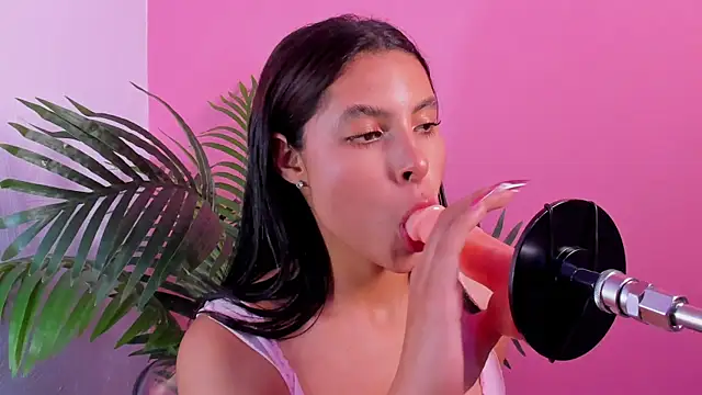 Lia owenss online show from 04-21-26, 07:06