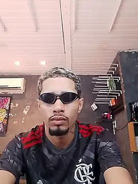 Snapshot of Vilao_18 chatting on 04-20-26, 03:04 Vilao 18 online show from 04-20-26, 03:04