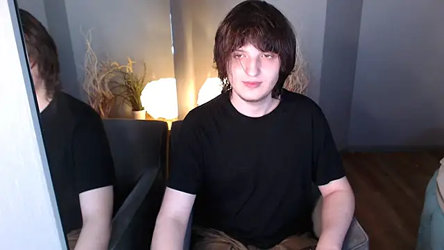 Snapshot of delalex chatting on 05-13-26, 10:27 delalex online show from 05-13-26, 10:27