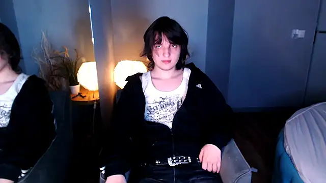 Snapshot of delalex chatting on 06-10-26, 04:39 delalex online show from 06-10-26, 04:39
