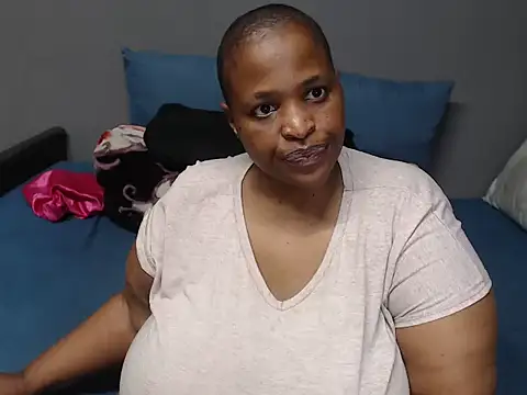 Snapshot of Bustydiva83 chatting on 06-19-26, 09:18 Bustydiva83 online show from 06-19-26, 09:18