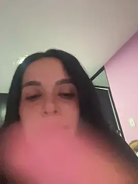 leila moretti online show from 05-05-26, 02:19