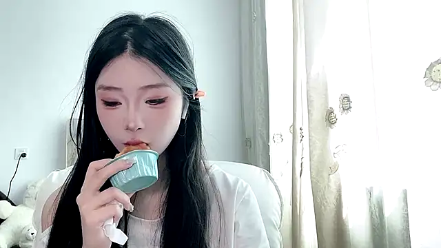 yiyibaby2026 online show from 05-05-26, 02:52