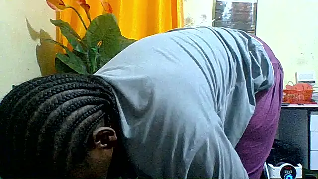 PantiesQueenOfAsses001 online show from 06-19-26, 05:45