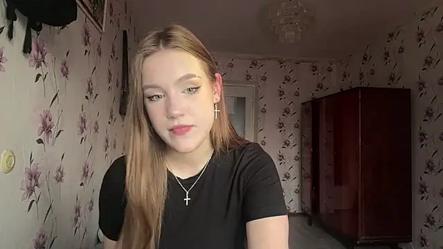 AnnaWasp online show from 03-28-26, 04:12