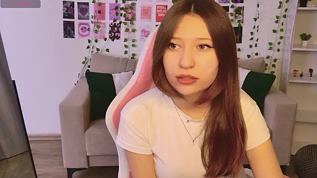 Snapshot of EvaMorries chatting on 03-18-26, 05:27 EvaMorries online show from 03-18-26, 05:27