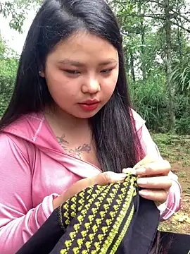 Snapshot of Motminhthoi chatting on 05-19-26, 02:18 Motminhthoi online show from 05-19-26, 02:18
