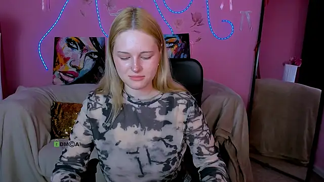 trixy melison online show from 05-11-26, 04:04