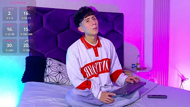 Snapshot of AndyJustgame_ chatting on 04-15-26, 04:19 AndyJustgame online show from 04-15-26, 04:19